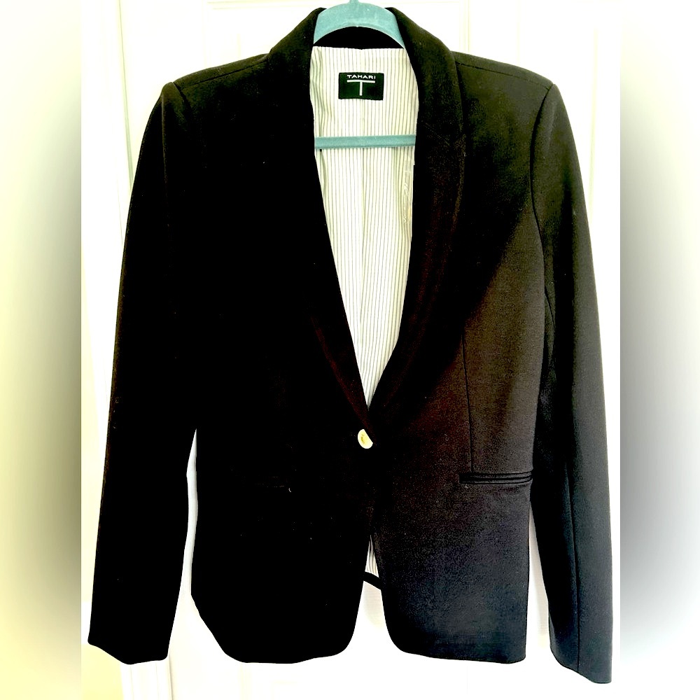 Tahari Lined Black Blazer Size Medium Dress Jacket Tailored Brand New NWT